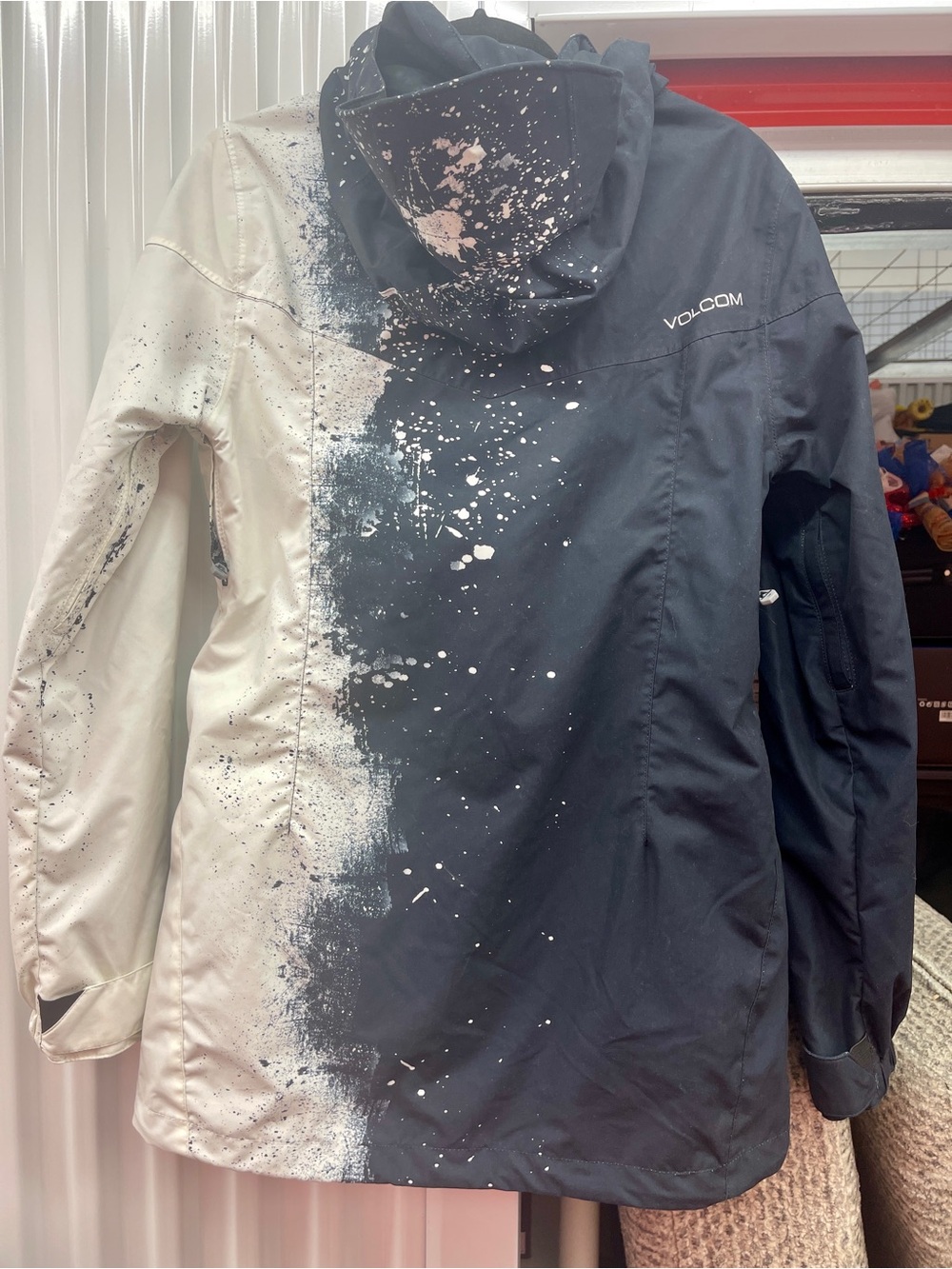 Limited Edition Volcom Ski Jacket - Picture 2 of 4